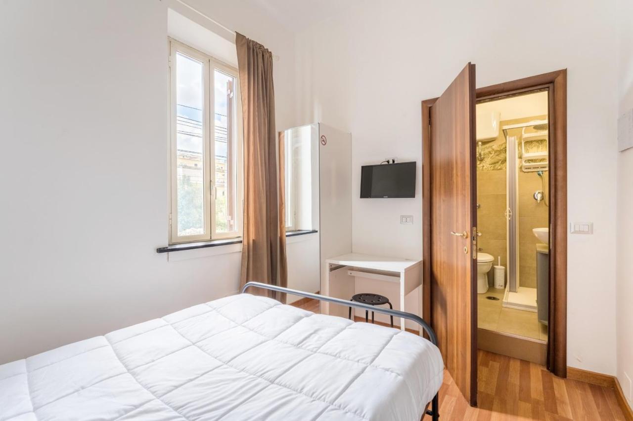 Rooms Piramide Roma Exterior foto