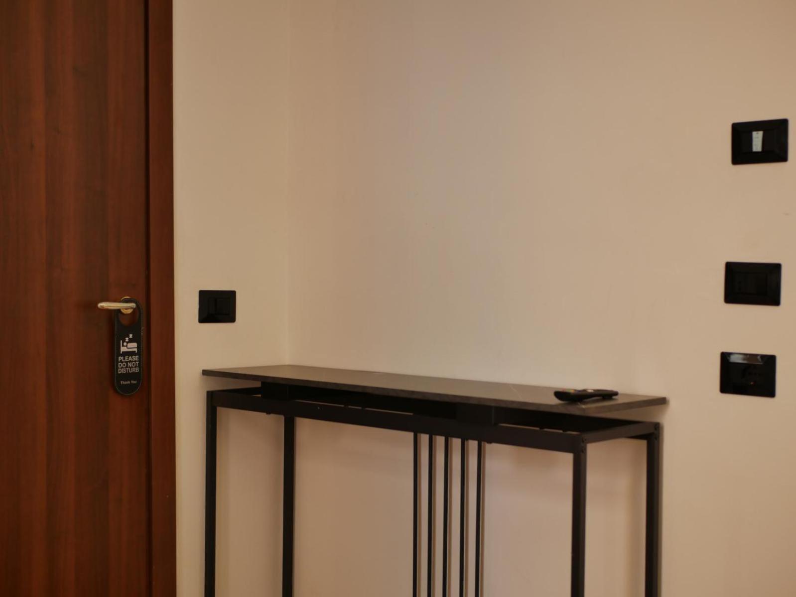 Rooms Piramide Roma Exterior foto